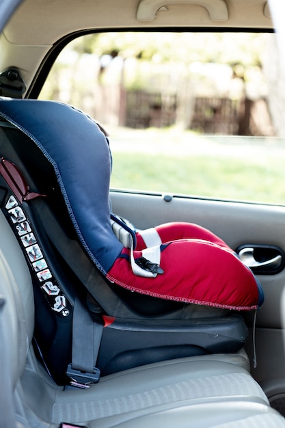 Seggiolino di sicurezza vuoto per bambino in auto