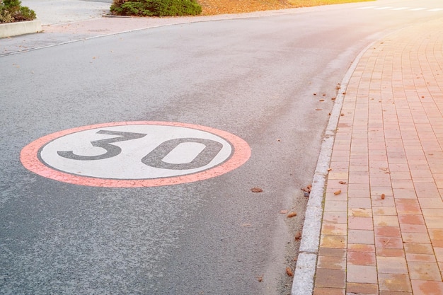 Segno limite velocità massima fino a km