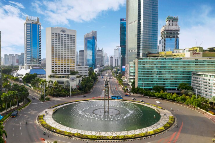 Selamat Datang Monument with quiet road