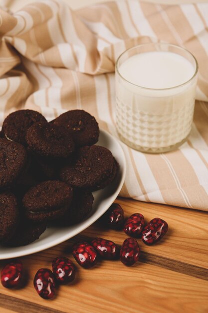 Selezione assortita di biscotti al tè e biscotti con gocce di cioccolato