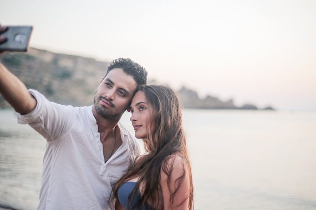 Selfie di una giovane coppia