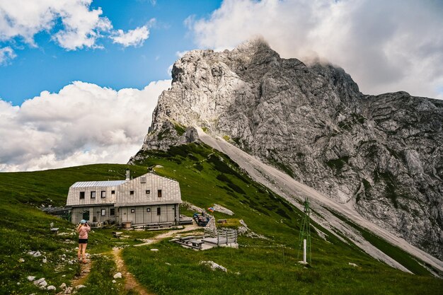 Sella di Kamnik nella valle di Logar Slovenia Europa Escursionismo nelle Alpi della Savinja e montagna slovena Sito popolare per un'escursione nel parco nazionale del Triglav