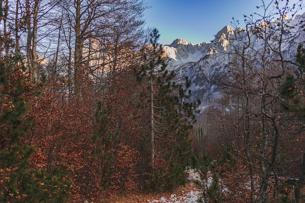 Sentieri escursionistici e di trekking del passo valbona albania