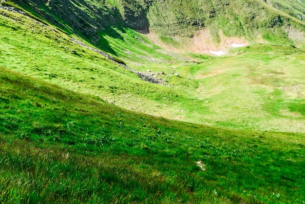 Sentiero escursionistico nei Tatra occidentali durante l'estate con una bella vista sulla regione di Liptov della valle di Ziarska Slovacchia