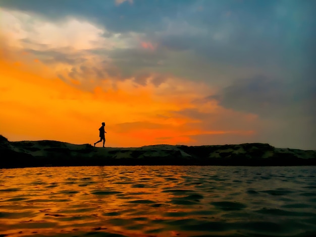 sera tramonto orizzonte natura arancione estate mare sole sfondo acqua cielo bella bellezza