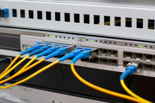 server Internet fibra connessione Internet server rack cabinet mining criptovaluta crypto bitcoin