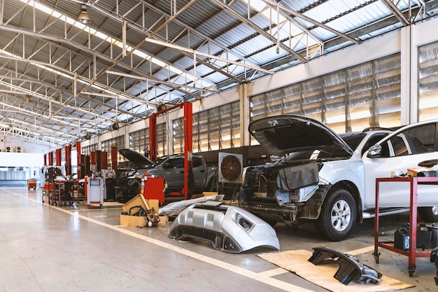 Servizi di riparazione e manutenzione automobilistica su misura per l'industria automobilistica Esperienza artigianale e servizio affidabile nel nostro garage