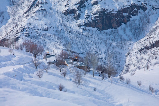 Sestazione invernale nelle montagne di Erzincan Drone Photo Kemah Erzinkan Turchia Turchia