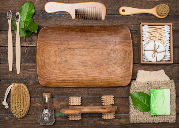 Set di accessori per il bagno eco-naturali e spazio per la copia di lastre di legno Prodotti cosmetici a zero rifiuti