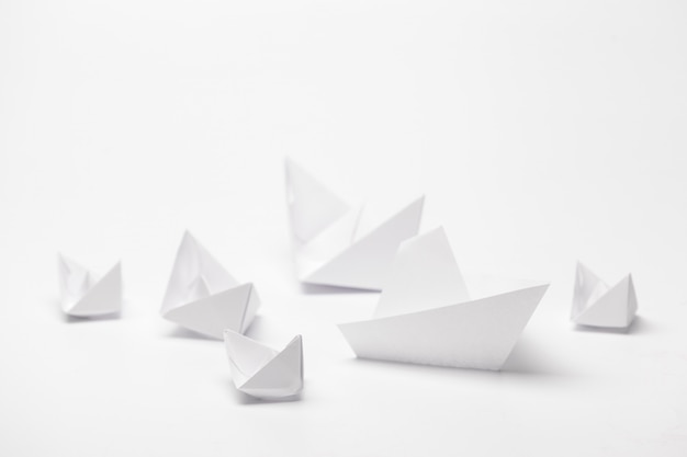 Set di barche di carta origami.
