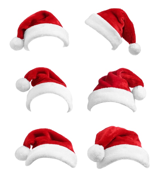 Set di cappelli di Babbo Natale rossi su sfondo bianco