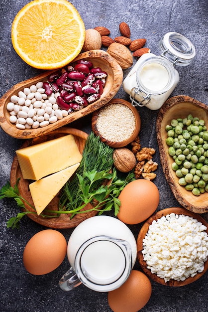 Set di cibo che è ricco di calcio.