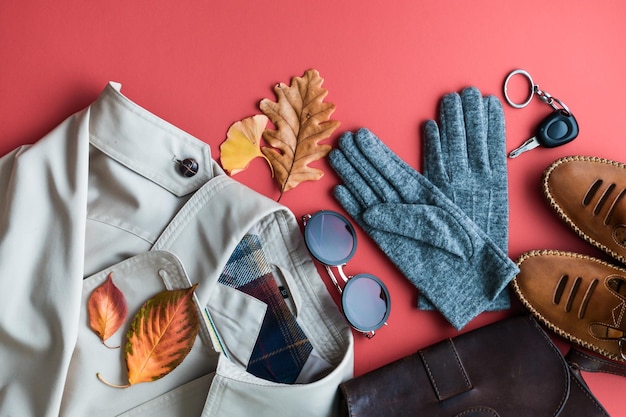 set di cose vestiti e accessori per l'autunno