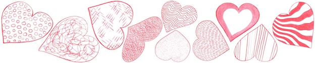 Set di cuori rossi disegnati da matita colorata il segno della giornata mondiale del cuore simbolo della forma del cuore di San Valentino isolato su sfondo bianco