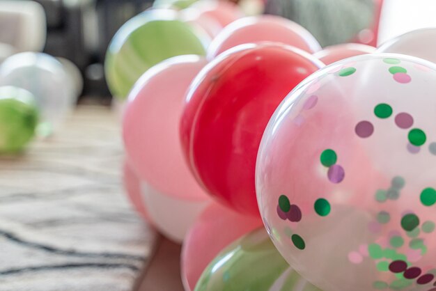 Set di palloncini usati per decorare una sala per feste