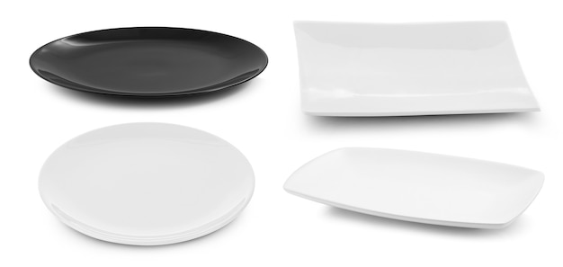 Set di piatti su sfondo bianco