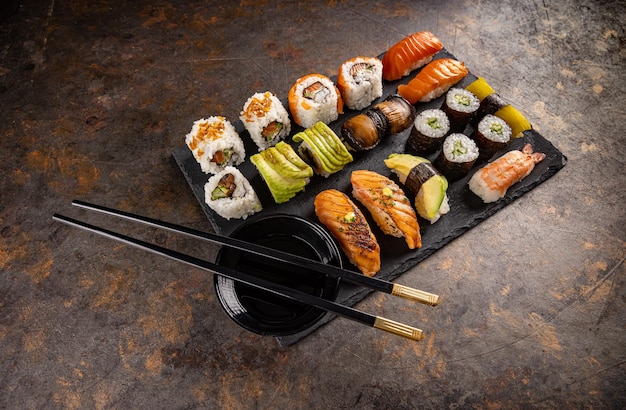 Set di sushi assortiti