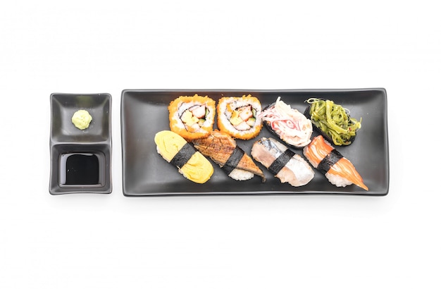 Set di sushi e maki roll