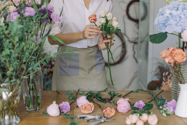 Sezione centrale del bouquet di fiori realizzato da un fiorista