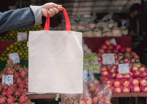 Sezione intermedia di un uomo in vendita al mercato