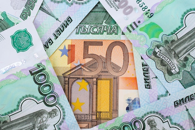 Sfondo 50 Euro e 1000 rubli russi