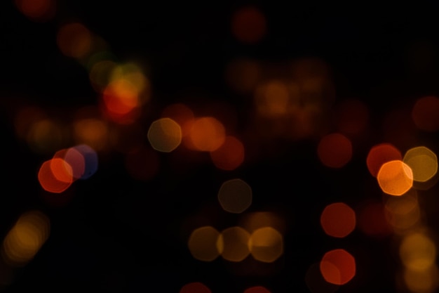 Sfondo astratto e sfocato delle luci della grande città. Concetto di bokeh