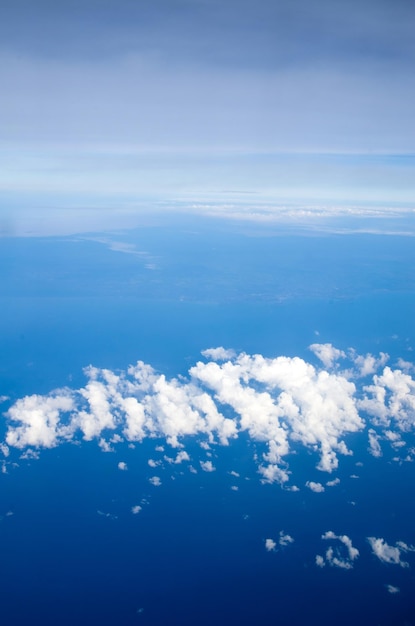 Sfondo cielo e nuvole aeree