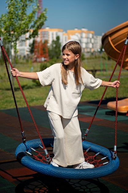 Sfondo colorato parco giochi per bambini all'aperto