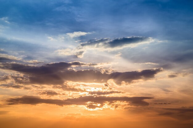 sfondo del cielo al tramonto