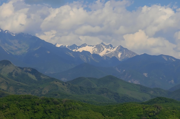 sfondo del paesaggio montuoso