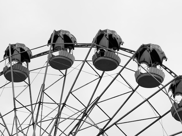 Sfondo della ruota panoramica in bianco e nero