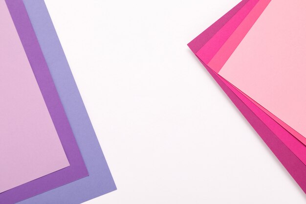 Sfondo di carta colorata rosa minimalismo trama. fogli di carta rosa e lilla.