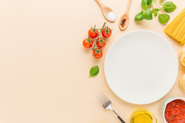 Sfondo di cibo con ingredienti per la pasta