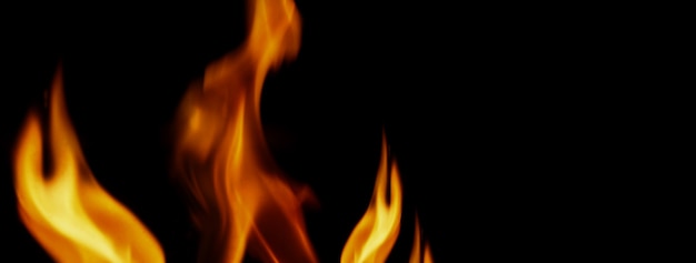 Sfondo di fuoco. Fiamma ardente astratta e sfondo nero. rappresenta il potere di bruciare si riferisce al calore piccante seducente sensuale o combustibili ardenti. incendi incendi che bruciano distruggono tutto.