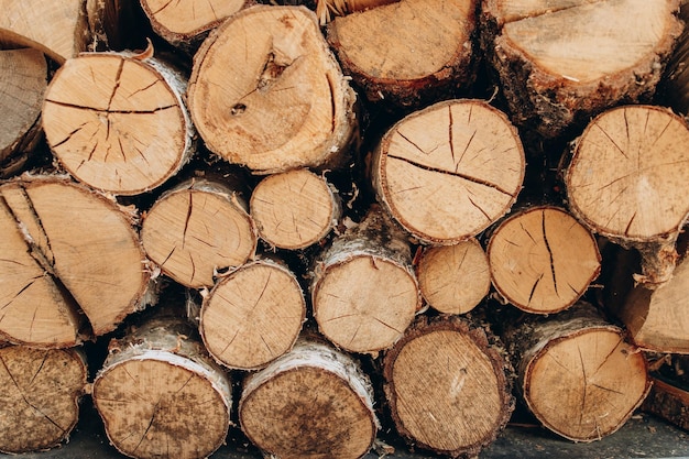 Sfondo di mucchio di legna da ardere impilare legno naturale