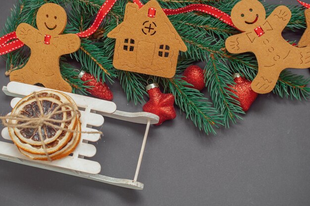 Sfondo di Natale con caramelle e giocattoli di Natale