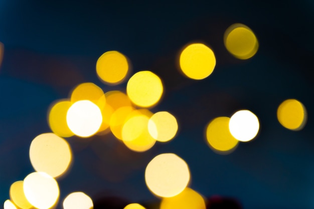 Sfondo di Natale con luci bokeh lucide con copia spazio per il testo