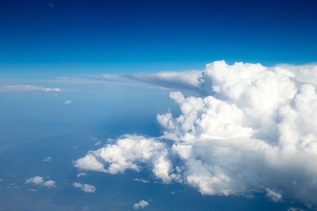 Sfondo di nuvole e cielo aereo