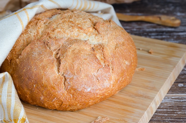 Sfondo di pane tondo artigianale