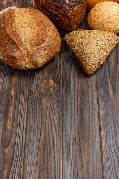 Sfondo di panetteria, assortimento di pane