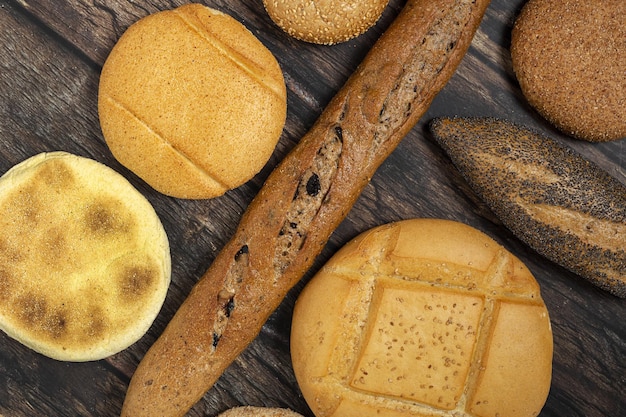 Sfondo di pani assortiti dall'alto Cibo da forno Concetto di cibo sano piatto