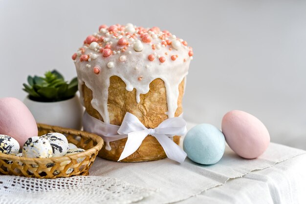 Sfondo di Pasqua Uova di torta e coniglio