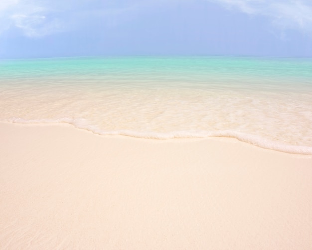 Sfondo di sabbia e cielo di mare