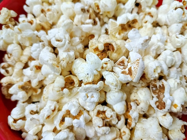 Sfondo di texture popcorn salato sparso Concetto di film e cinema