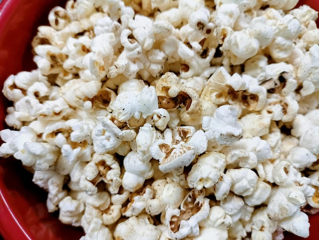 Sfondo di texture popcorn salato sparso Concetto di film e cinema