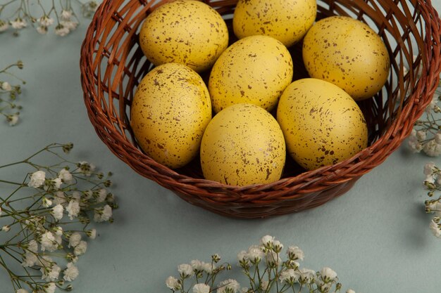 Sfondo di uova di Pasqua color pastello dipinto a mano