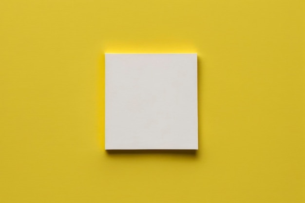 Sfondo giallo mockup minimalismo