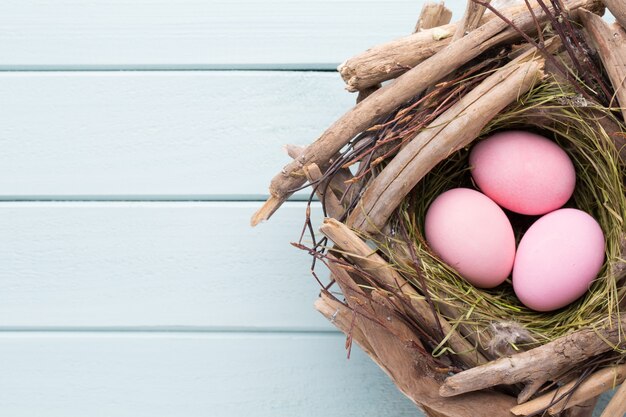 Sfondo pastello uova di Pasqua. Biglietto di auguri di primavera.