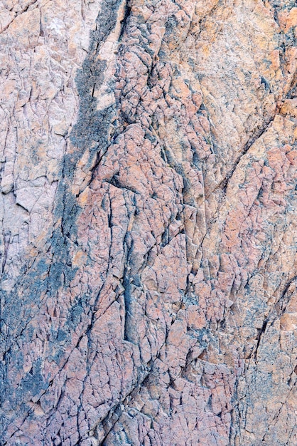 Sfondo roccioso con parete strutturata in condizioni di luce intensa