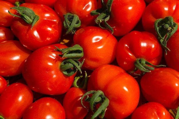 Sfondo rosso pomodoro ciliegino